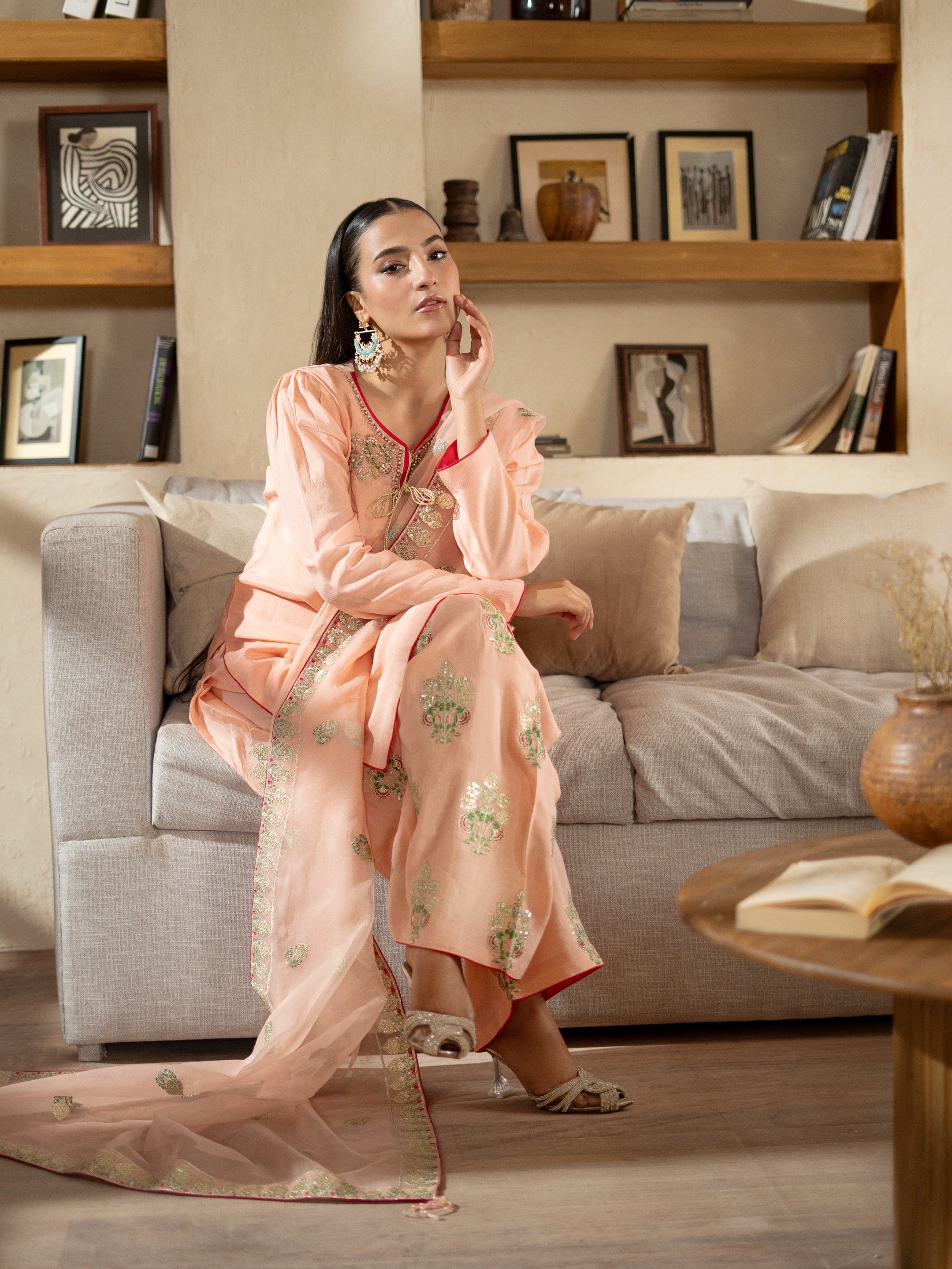 Gulabi Roshni
