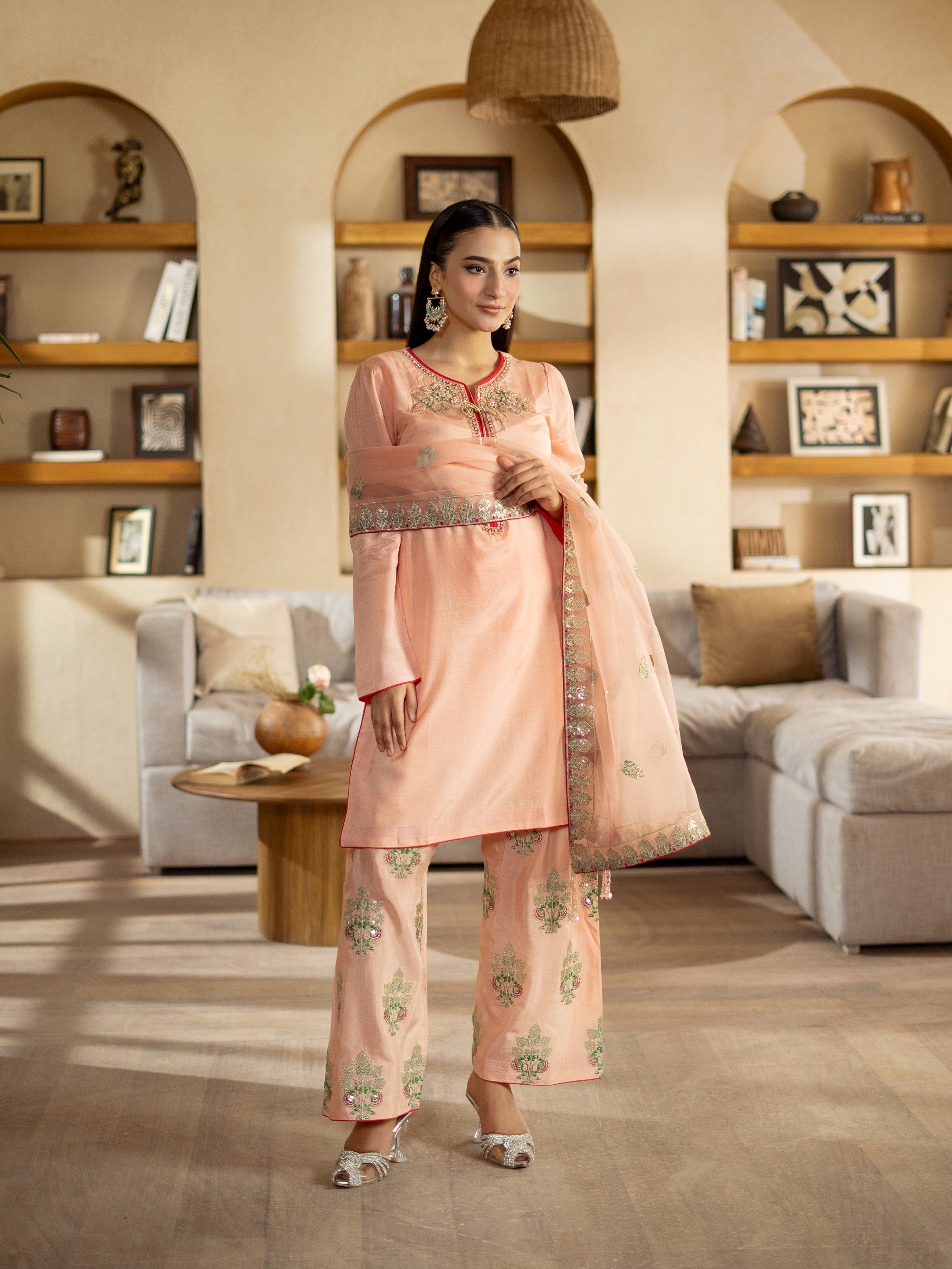 Gulabi Roshni
