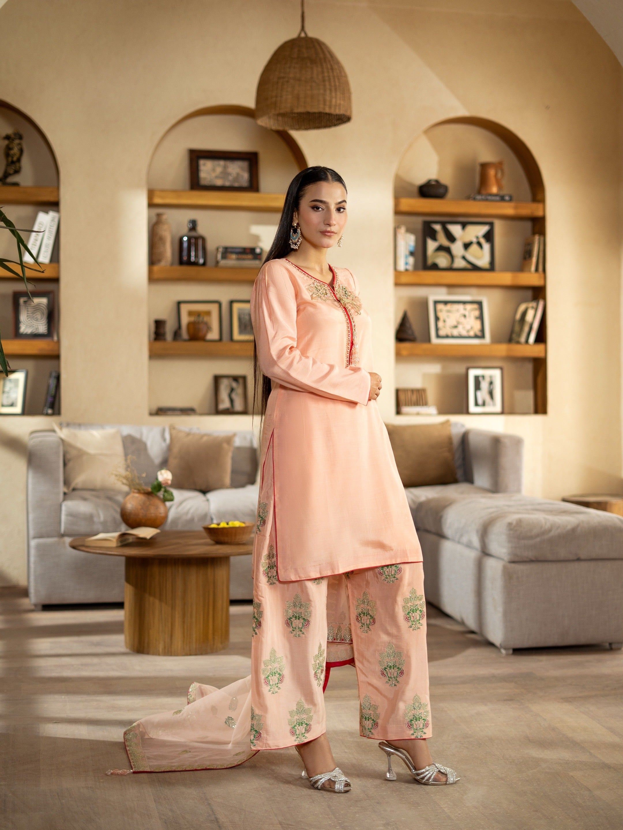 Gulabi Roshni